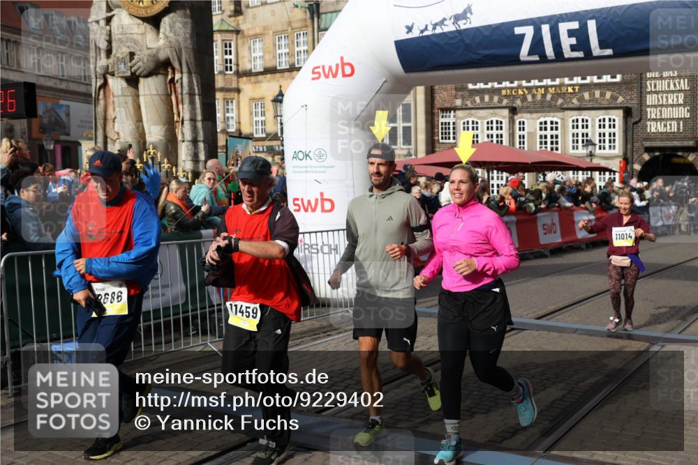 05.10.2025 - 20. swb-Marathon Bremen Yannick Fuchs http://msf.ph/oto/9229402 05.10.2025 11:02:15 Ziel 9324, 9363, 9426, 9536, 9686, 10301, 10508, 10855, 10879, 10887, 11014, 11459 meine-sportfotos.de
