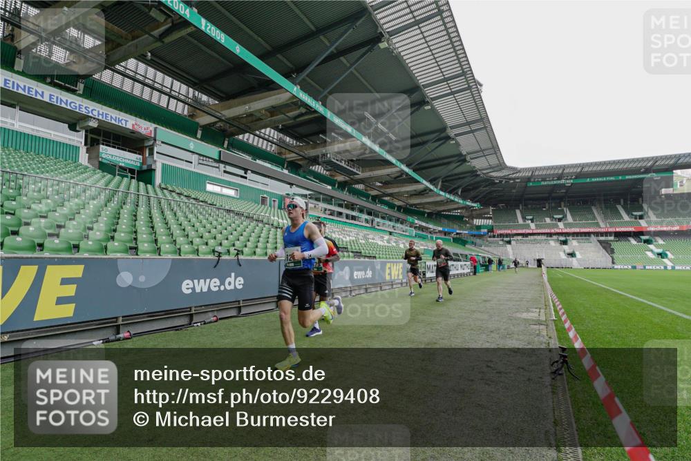 05.10.2025 - 20. swb-Marathon Bremen Michael Burmester http://msf.ph/oto/9229408 05.10.2025 12:41:22 Laufen im Stadion 9, 37, 38, 40, 45, 198, 377, 623, 689, 1042, 1258, 1368, 1476, 2048, 2064, 2169, 2284, 2497, 2670, 2683, 2743, 2801, 2909, 3707, 3817, 4158, 4375, 4984, 6566, 8211, 46, 945, 2036, 2057, 7587 meine-sportfotos.de