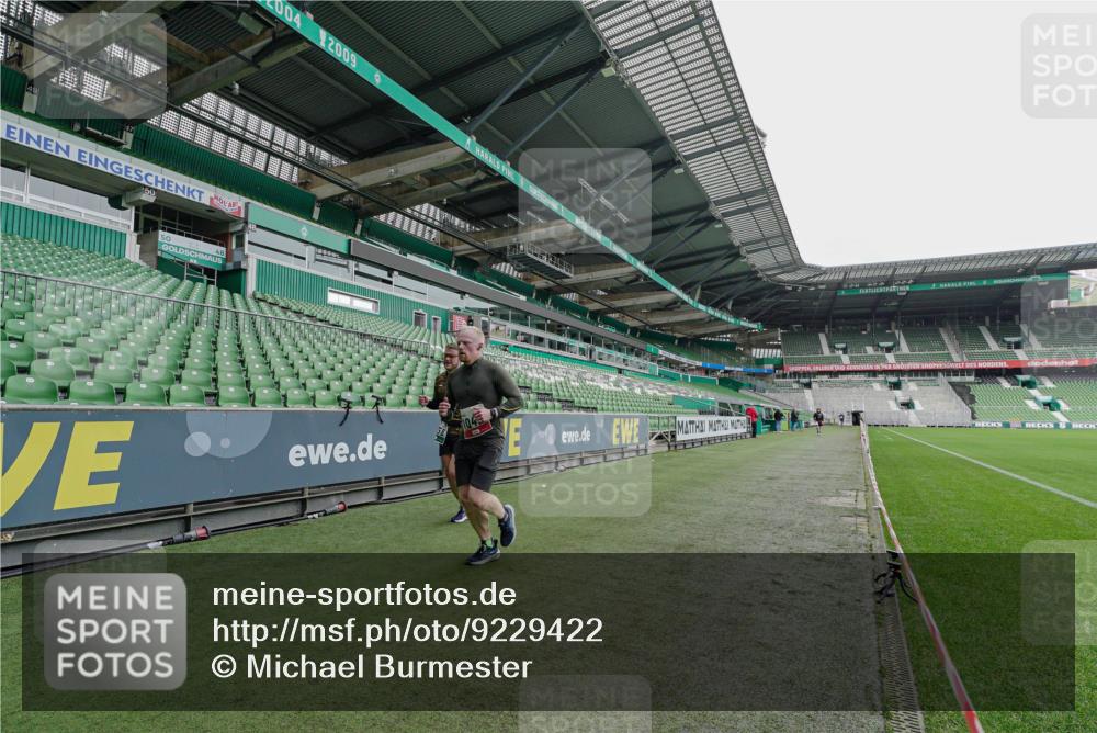 05.10.2025 - 20. swb-Marathon Bremen Michael Burmester http://msf.ph/oto/9229422 05.10.2025 12:41:24 Laufen im Stadion 9, 37, 38, 40, 45, 198, 377, 623, 689, 1042, 1258, 1368, 1476, 2048, 2064, 2169, 2284, 2497, 2670, 2683, 2743, 2801, 2909, 3707, 3817, 4158, 4375, 4984, 6566, 8211, 46, 945, 2036, 2057, 7587 meine-sportfotos.de