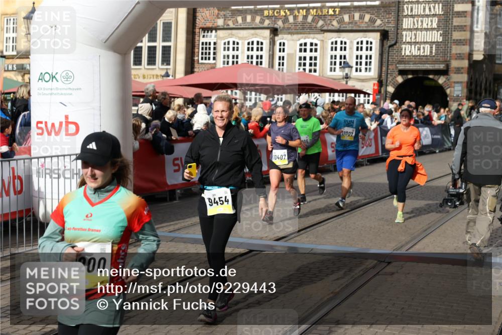 05.10.2025 - 20. swb-Marathon Bremen Yannick Fuchs http://msf.ph/oto/9229443 05.10.2025 10:59:26 Ziel 9183, 9454, 9508, 9635, 10200, 10274, 10407, 11006, 11007, 11207, 11400 meine-sportfotos.de