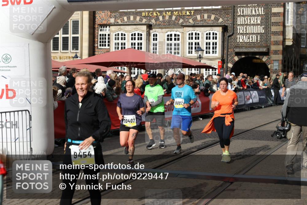 05.10.2025 - 20. swb-Marathon Bremen Yannick Fuchs http://msf.ph/oto/9229447 05.10.2025 10:59:26 Ziel 9183, 9454, 9508, 9635, 10200, 10274, 10407, 11006, 11007, 11207, 11400 meine-sportfotos.de