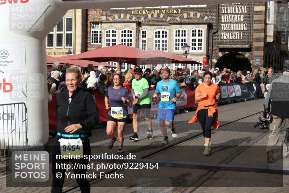 05.10.2025 - 20. swb-Marathon Bremen Yannick Fuchs http://msf.ph/oto/9229454 05.10.2025 10:59:26 Ziel 9183, 9454, 9508, 9635, 10200, 10274, 10407, 11006, 11007, 11207, 11400 meine-sportfotos.de
