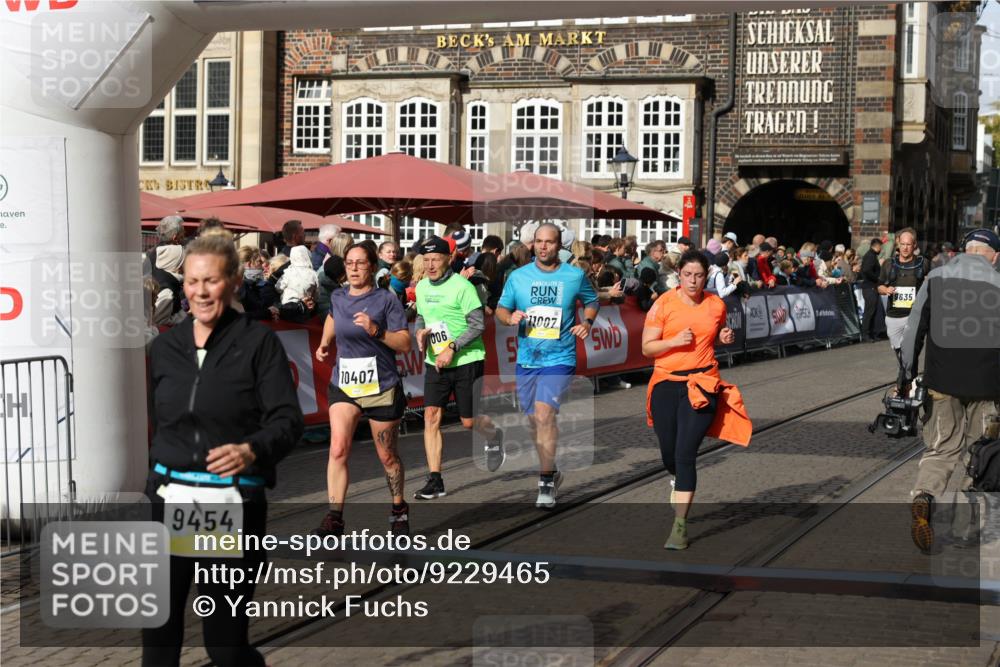 05.10.2025 - 20. swb-Marathon Bremen Yannick Fuchs http://msf.ph/oto/9229465 05.10.2025 10:59:26 Ziel 9183, 9454, 9508, 9635, 10200, 10274, 10407, 11006, 11007, 11207, 11400 meine-sportfotos.de