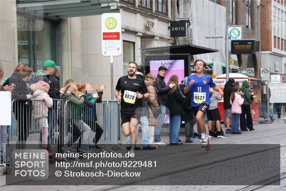 05.10.2025 - 20. swb-Marathon Bremen Strokosch-Dieckow http://msf.ph/oto/9229481 05.10.2025 10:36:28 Ziel 9429, 9527, 9829, 9833, 10425, 9429, 9527, 9829, 9833, 10425 meine-sportfotos.de