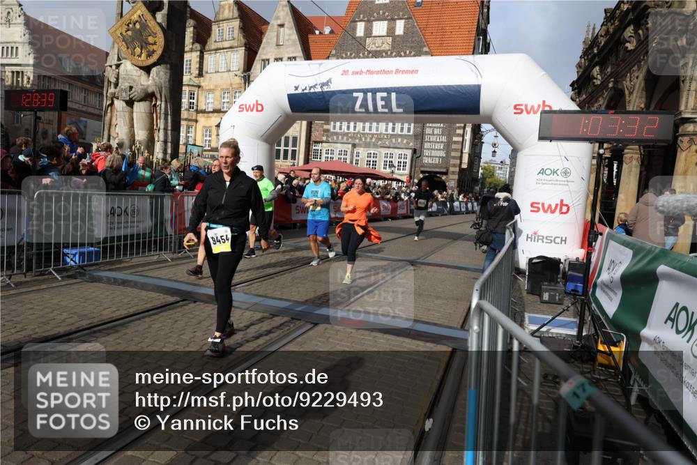 05.10.2025 - 20. swb-Marathon Bremen Yannick Fuchs http://msf.ph/oto/9229493 05.10.2025 10:59:28 Ziel 9183, 9454, 9635, 10200, 10274, 10407, 11006, 11007, 11207, 11400 meine-sportfotos.de