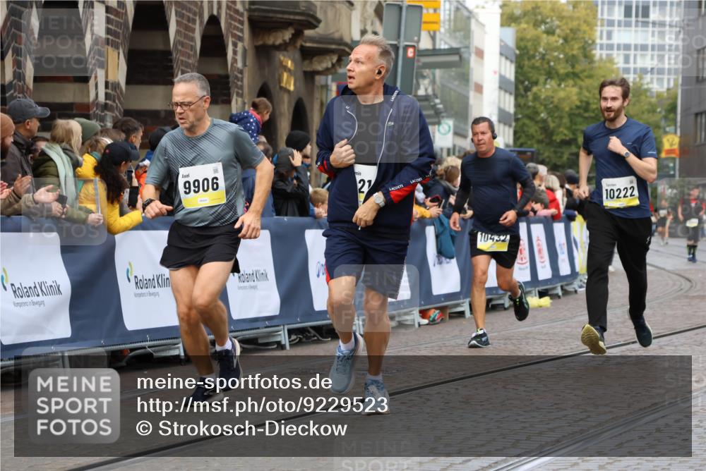 05.10.2025 - 20. swb-Marathon Bremen Strokosch-Dieckow http://msf.ph/oto/9229523 05.10.2025 10:51:13 Ziel 9906, 10215, 10222, 10432 meine-sportfotos.de