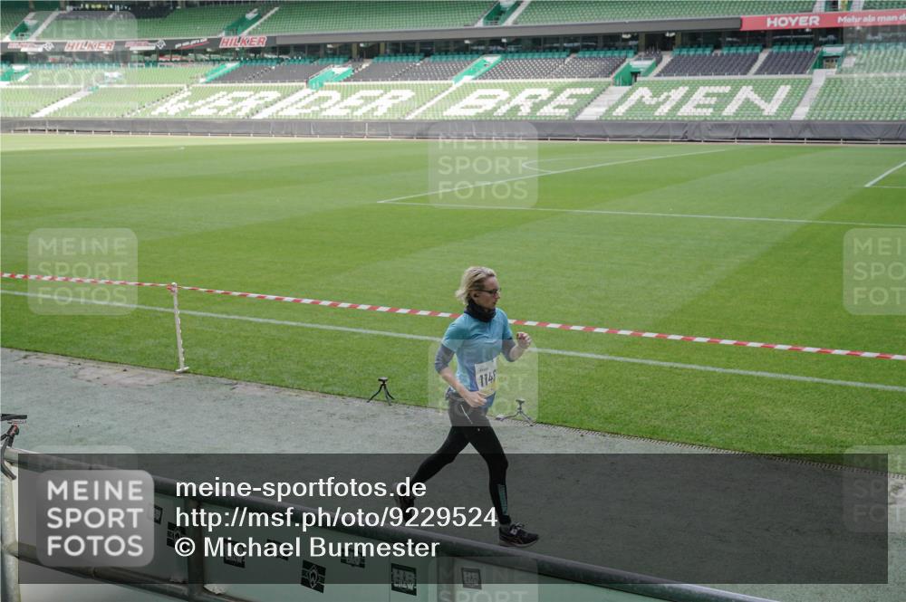 05.10.2025 - 20. swb-Marathon Bremen Michael Burmester http://msf.ph/oto/9229524 05.10.2025 10:28:14 Laufen im Stadion 1138, 7414, 9200, 9206, 9207, 9216, 9222, 9223, 9244, 9293, 9298, 9366, 9377, 9397, 9406, 9413, 9546, 9665, 9706, 9955, 10047, 10109, 10177, 10211, 10266, 10268, 10303, 10319, 10350, 10382, 10428, 10452, 10509, 10519, 10637, 10661, 10667, 10676, 10688, 10789, 10850, 10858, 10875, 10931, 10953, 10973, 11104, 11167, 11189, 11244, 11248, 11268, 11299, 11327, 11462, 11498, 11513, 11561, 11579, 11628, 11678, 11705, 9339, 9500, 9670, 9709, 9711, 10639, 10947 meine-sportfotos.de
