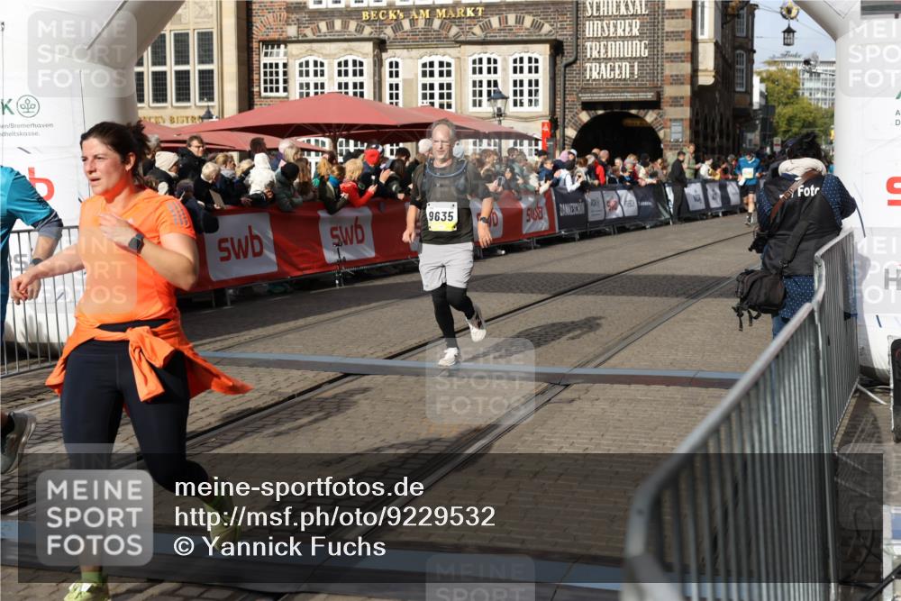 05.10.2025 - 20. swb-Marathon Bremen Yannick Fuchs http://msf.ph/oto/9229532 05.10.2025 10:59:29 Ziel 9183, 9454, 9635, 10200, 10274, 10407, 11006, 11007, 11207, 11400 meine-sportfotos.de