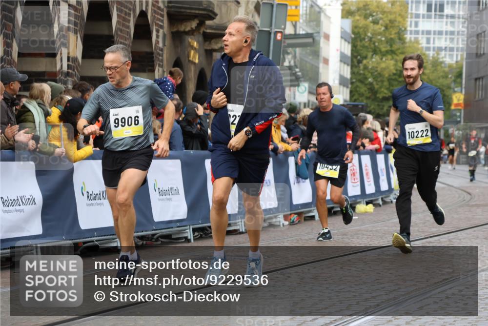 05.10.2025 - 20. swb-Marathon Bremen Strokosch-Dieckow http://msf.ph/oto/9229536 05.10.2025 10:51:13 Ziel 9906, 10215, 10222, 10432 meine-sportfotos.de