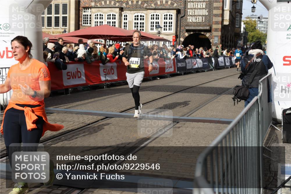 05.10.2025 - 20. swb-Marathon Bremen Yannick Fuchs http://msf.ph/oto/9229546 05.10.2025 10:59:29 Ziel 9183, 9454, 9635, 10200, 10274, 10407, 11006, 11007, 11207, 11400 meine-sportfotos.de