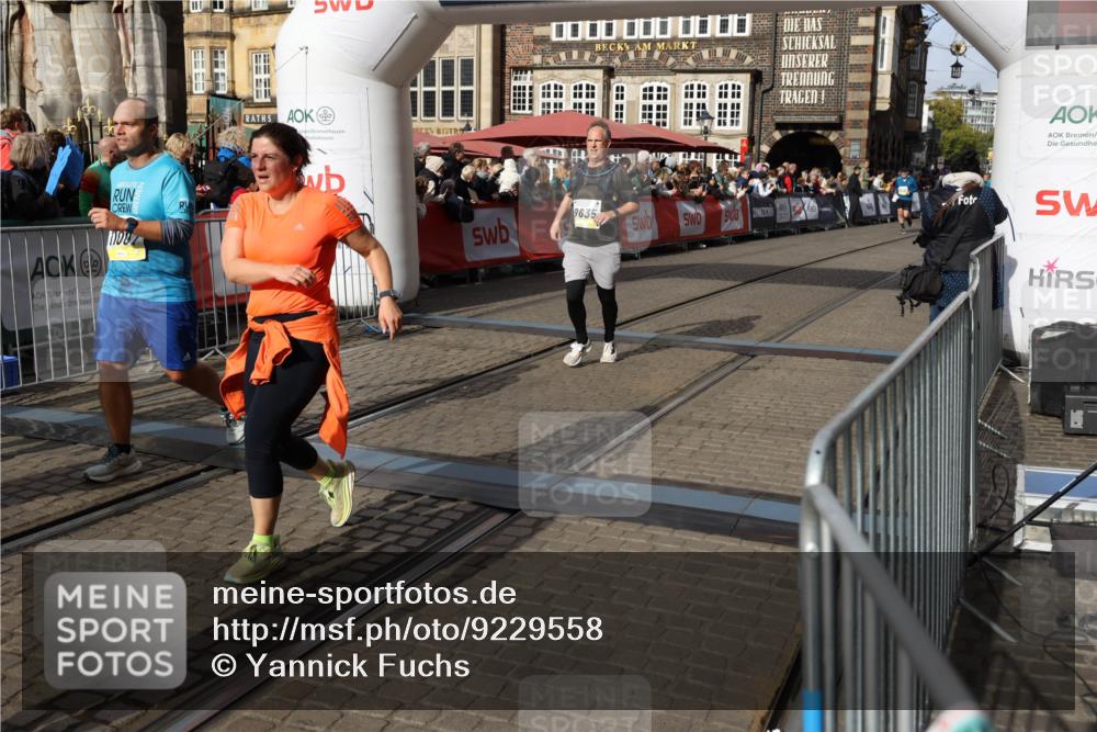05.10.2025 - 20. swb-Marathon Bremen Yannick Fuchs http://msf.ph/oto/9229558 05.10.2025 10:59:29 Ziel 9183, 9454, 9635, 10200, 10274, 10407, 11006, 11007, 11207, 11400 meine-sportfotos.de