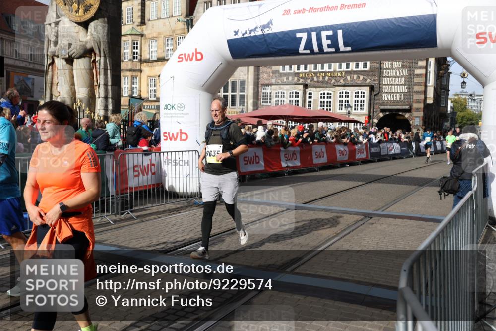 05.10.2025 - 20. swb-Marathon Bremen Yannick Fuchs http://msf.ph/oto/9229574 05.10.2025 10:59:30 Ziel 9183, 9454, 9635, 10200, 10407, 11006, 11007, 11207, 11400 meine-sportfotos.de