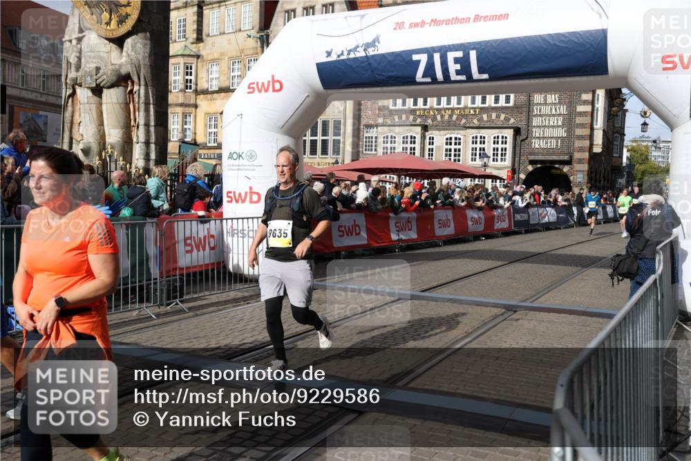 05.10.2025 - 20. swb-Marathon Bremen Yannick Fuchs http://msf.ph/oto/9229586 05.10.2025 10:59:30 Ziel 9183, 9454, 9635, 10200, 10407, 11006, 11007, 11207, 11400 meine-sportfotos.de