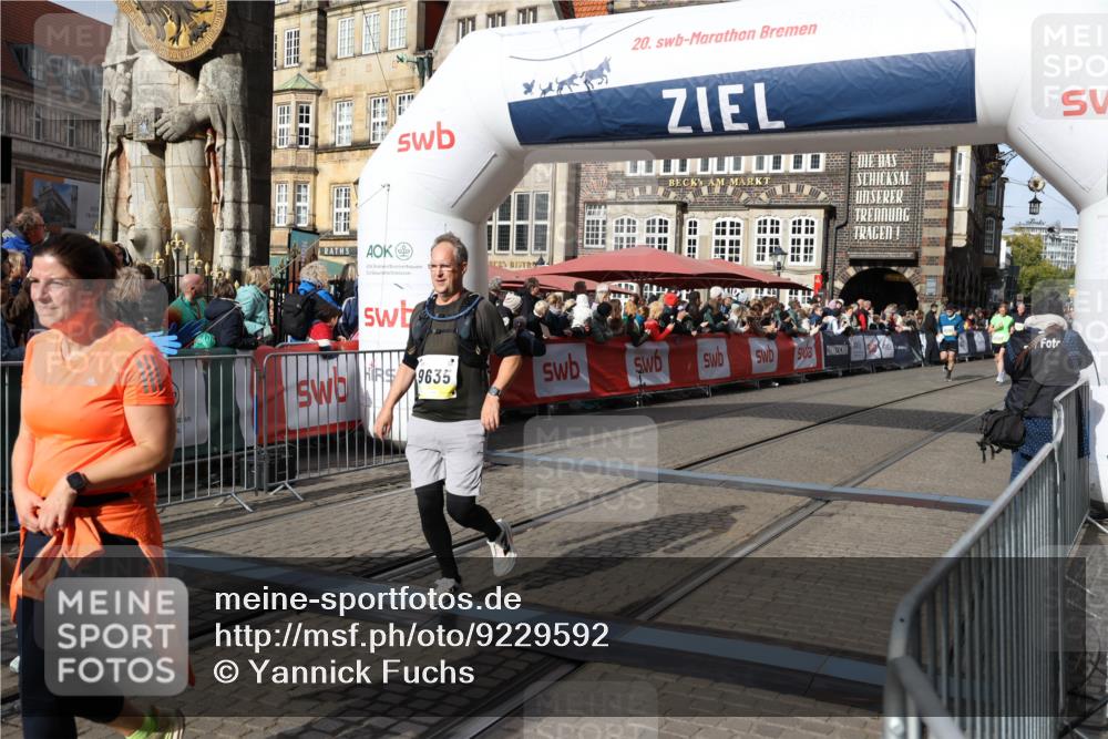 05.10.2025 - 20. swb-Marathon Bremen Yannick Fuchs http://msf.ph/oto/9229592 05.10.2025 10:59:30 Ziel 9183, 9454, 9635, 10200, 10407, 11006, 11007, 11207, 11400 meine-sportfotos.de