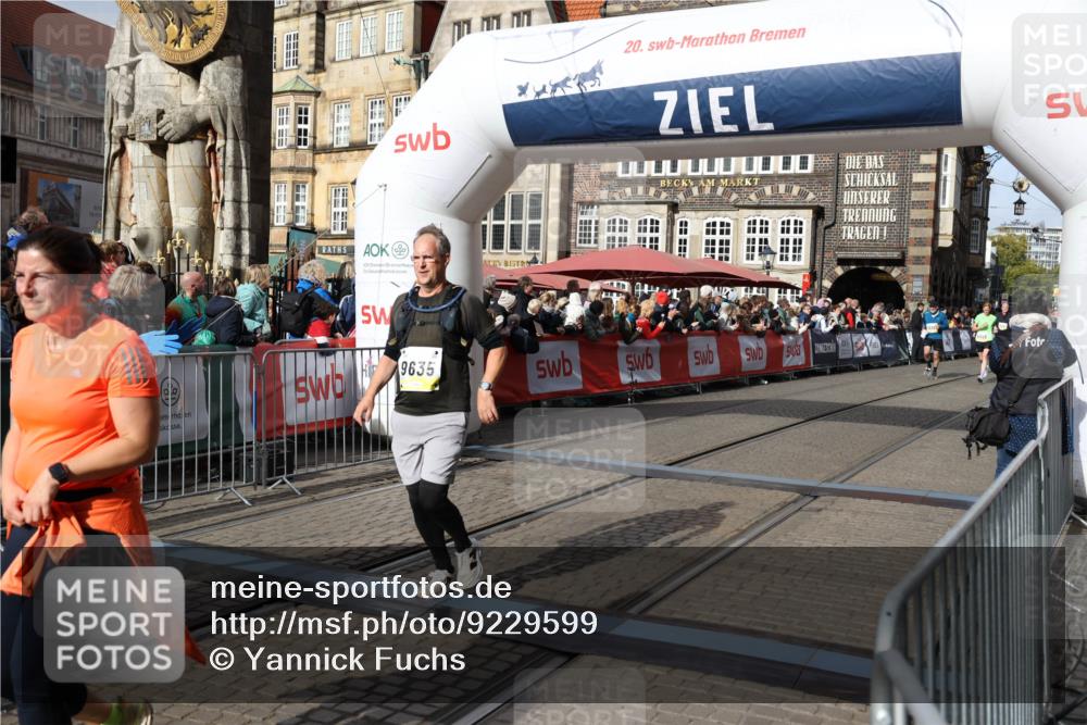 05.10.2025 - 20. swb-Marathon Bremen Yannick Fuchs http://msf.ph/oto/9229599 05.10.2025 10:59:30 Ziel 9183, 9454, 9635, 10200, 10407, 11006, 11007, 11207, 11400 meine-sportfotos.de