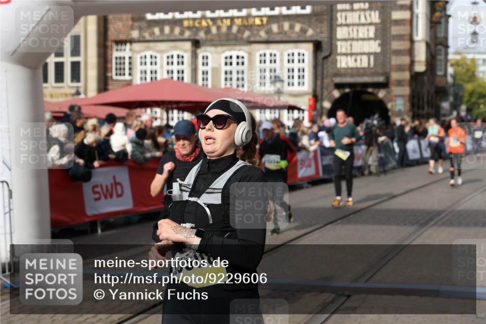 05.10.2025 - 20. swb-Marathon Bremen Yannick Fuchs http://msf.ph/oto/9229606 05.10.2025 11:02:18 Ziel 9363, 9426, 9686, 10301, 10508, 11014, 11454, 11459, 11646 meine-sportfotos.de