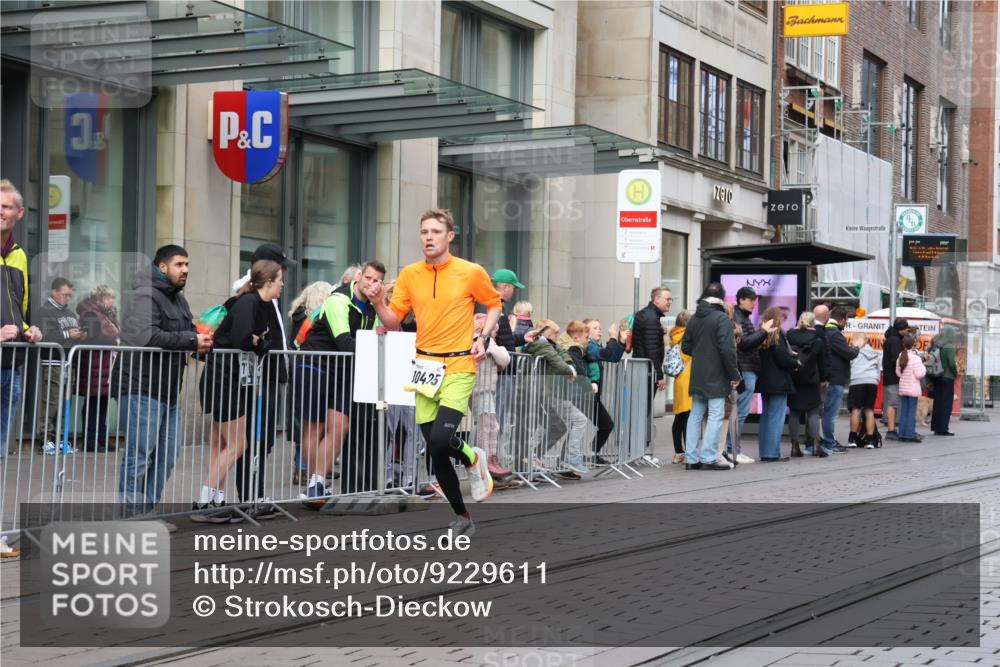 05.10.2025 - 20. swb-Marathon Bremen Strokosch-Dieckow http://msf.ph/oto/9229611 05.10.2025 10:36:36 Ziel 9429, 9480, 9833, 10425, 9429, 9480, 9833, 10425 meine-sportfotos.de