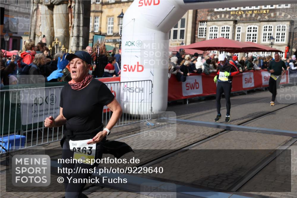 05.10.2025 - 20. swb-Marathon Bremen Yannick Fuchs http://msf.ph/oto/9229640 05.10.2025 11:02:19 Ziel 9363, 9426, 9686, 10301, 10508, 11014, 11340, 11454, 11459, 11646 meine-sportfotos.de