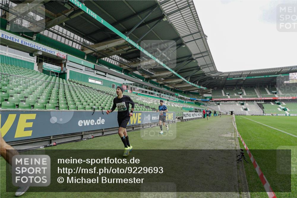 05.10.2025 - 20. swb-Marathon Bremen Michael Burmester http://msf.ph/oto/9229693 05.10.2025 12:43:30 Laufen im Stadion 288, 577, 628, 662, 706, 1265, 1641, 1652, 1745, 1992, 2062, 2967, 3391, 3435, 3580, 4369, 4631, 4664, 4867, 5014, 5231, 5287, 5495, 5741, 5815, 5988, 6224, 6385, 6423, 6912, 7269, 7472, 7498, 7547, 7668, 7764, 7816, 7834, 8053, 8275, 8520, 8593, 9095, 588, 965, 1105, 1123, 1215, 1612, 1645, 1810, 2068, 2141, 2385, 3294, 3705, 5028, 5470, 7405, 7547 meine-sportfotos.de