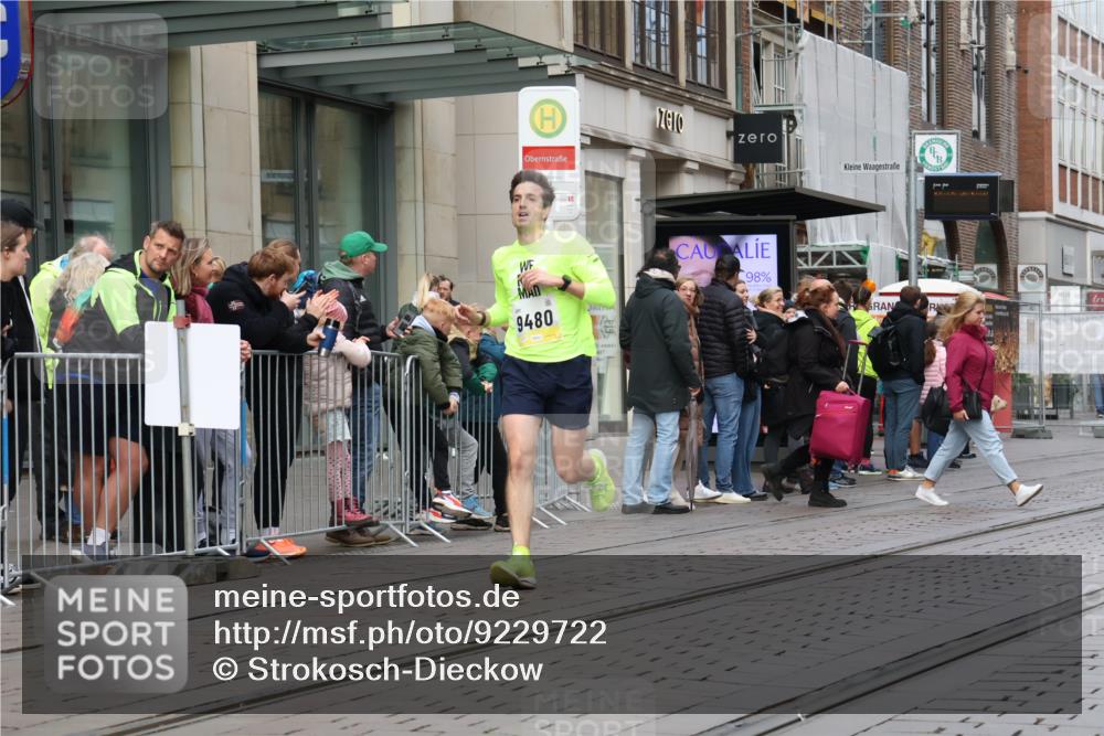 05.10.2025 - 20. swb-Marathon Bremen Strokosch-Dieckow http://msf.ph/oto/9229722 05.10.2025 10:36:53 Ziel 9480, 9565, 10704, 11213, 9480, 9565, 10704, 11213 meine-sportfotos.de