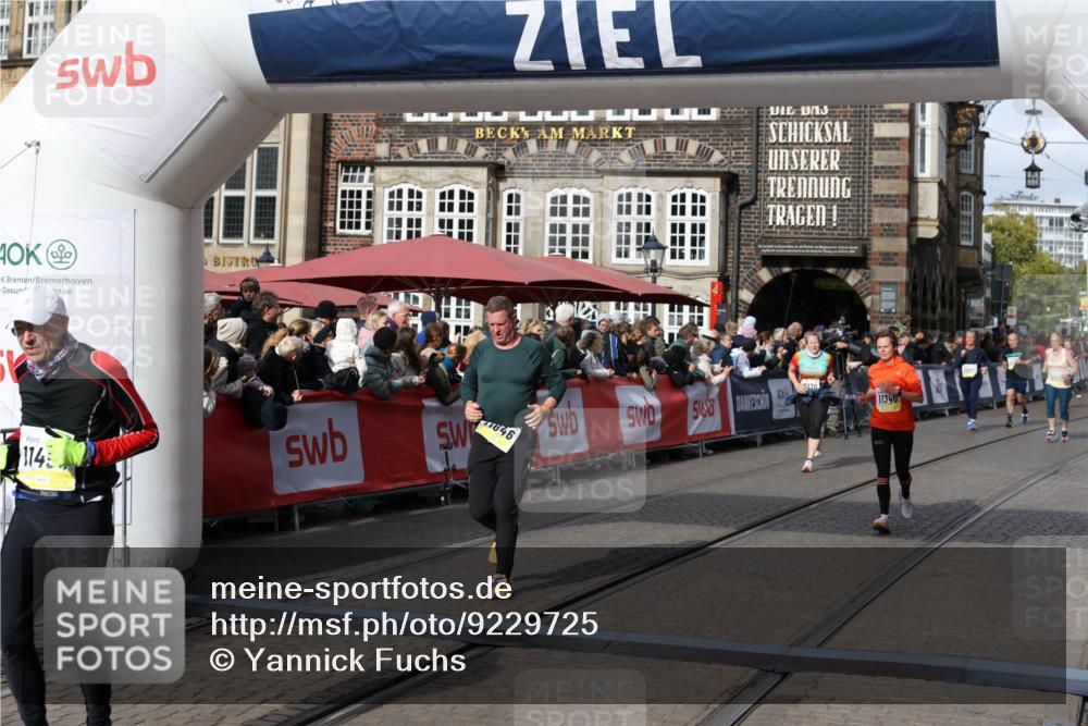 05.10.2025 - 20. swb-Marathon Bremen Yannick Fuchs http://msf.ph/oto/9229725 05.10.2025 11:02:21 Ziel 9363, 10130, 10508, 11014, 11340, 11454, 11646 meine-sportfotos.de