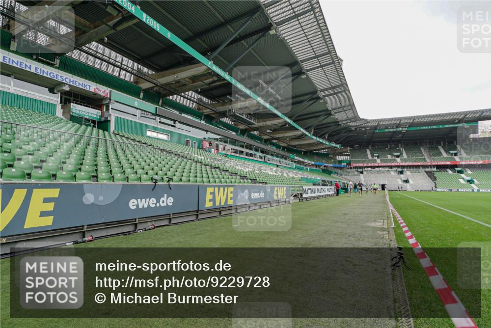 05.10.2025 - 20. swb-Marathon Bremen Michael Burmester http://msf.ph/oto/9229728 05.10.2025 12:43:46 Laufen im Stadion 288, 548, 577, 628, 662, 706, 1196, 1641, 1652, 1745, 1992, 2062, 2249, 2967, 3435, 3580, 4369, 4631, 4867, 5014, 5231, 5287, 5495, 5815, 5908, 5988, 6224, 6385, 6423, 6912, 7269, 7498, 7668, 7816, 7834, 7949, 8030, 8053, 8275, 8593, 9095, 1105, 1265, 3391, 3705, 4664, 5741, 7472, 7547, 7764, 8520 meine-sportfotos.de