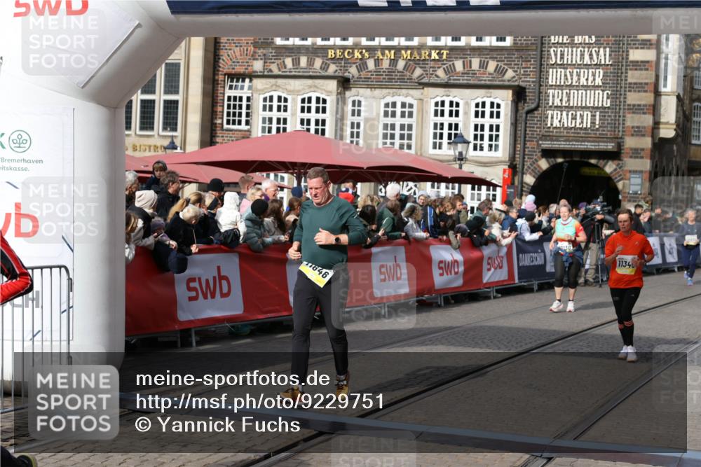 05.10.2025 - 20. swb-Marathon Bremen Yannick Fuchs http://msf.ph/oto/9229751 05.10.2025 11:02:21 Ziel 9363, 10130, 10508, 11014, 11340, 11454, 11646 meine-sportfotos.de