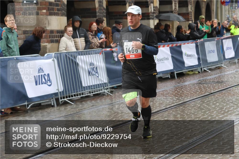 05.10.2025 - 20. swb-Marathon Bremen Strokosch-Dieckow http://msf.ph/oto/9229754 05.10.2025 15:01:08 Ziel 1406, 1835 meine-sportfotos.de