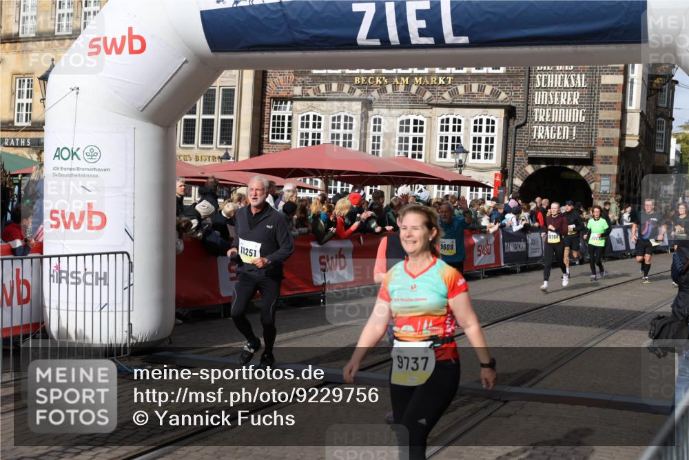 05.10.2025 - 20. swb-Marathon Bremen Yannick Fuchs http://msf.ph/oto/9229756 05.10.2025 10:59:39 Ziel 9609, 9737, 10391, 10809, 11251, 11657, 11728 meine-sportfotos.de