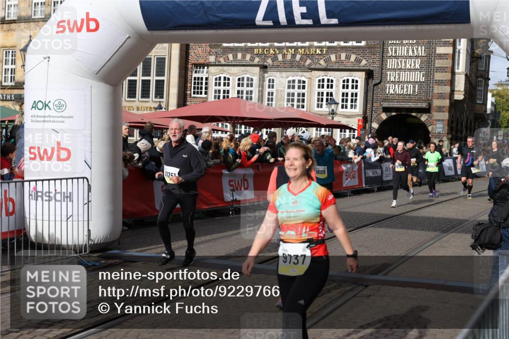05.10.2025 - 20. swb-Marathon Bremen Yannick Fuchs http://msf.ph/oto/9229766 05.10.2025 10:59:39 Ziel 9609, 9737, 10391, 10809, 11251, 11657, 11728 meine-sportfotos.de