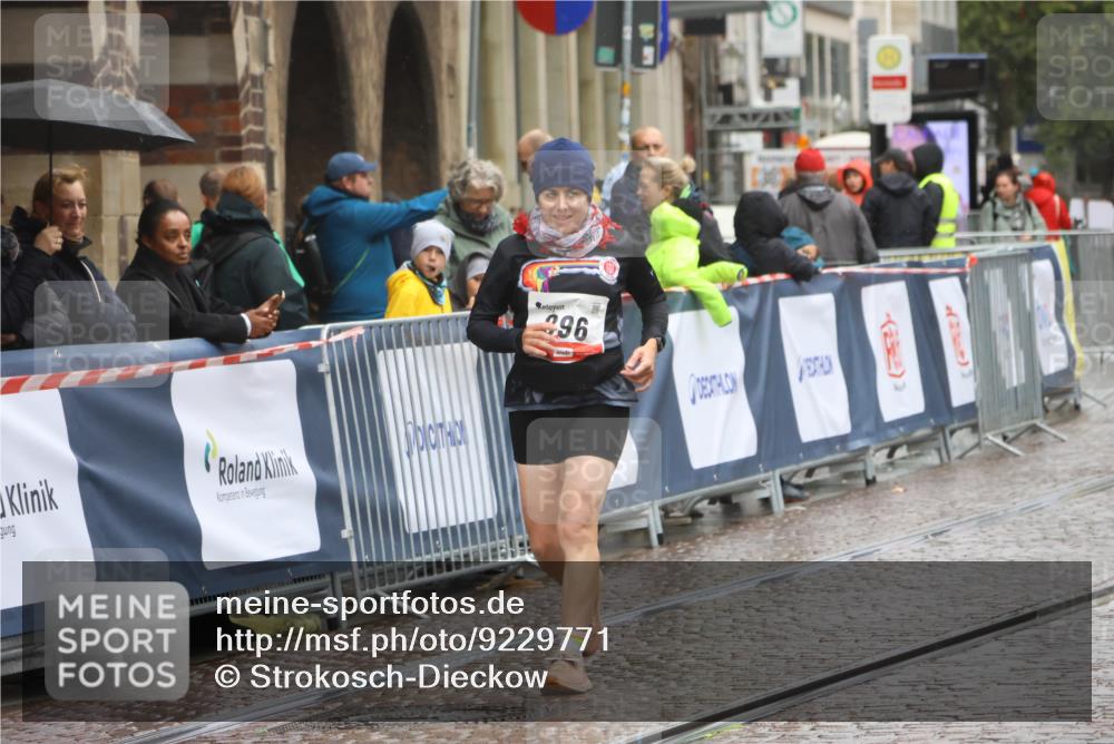 05.10.2025 - 20. swb-Marathon Bremen Strokosch-Dieckow http://msf.ph/oto/9229771 05.10.2025 15:01:47 Ziel 896 meine-sportfotos.de