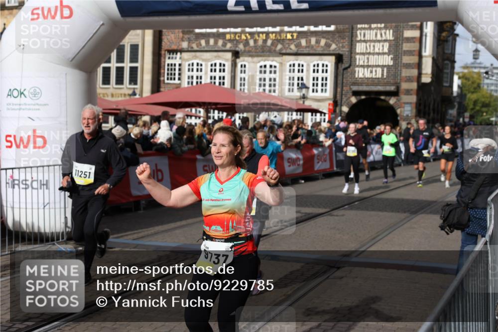 05.10.2025 - 20. swb-Marathon Bremen Yannick Fuchs http://msf.ph/oto/9229785 05.10.2025 10:59:40 Ziel 9609, 9737, 10209, 10391, 10760, 10809, 11251, 11657, 11728 meine-sportfotos.de