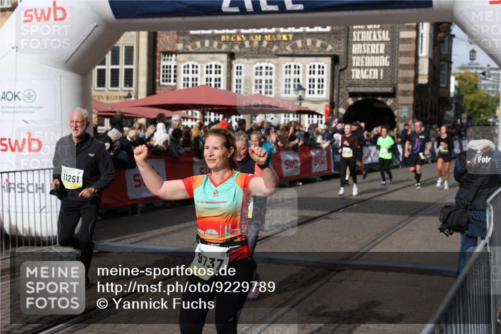05.10.2025 - 20. swb-Marathon Bremen Yannick Fuchs http://msf.ph/oto/9229789 05.10.2025 10:59:40 Ziel 9609, 9737, 10209, 10391, 10760, 10809, 11251, 11657, 11728 meine-sportfotos.de