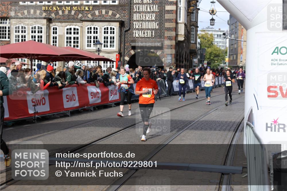 05.10.2025 - 20. swb-Marathon Bremen Yannick Fuchs http://msf.ph/oto/9229801 05.10.2025 11:02:22 Ziel 9363, 10130, 10508, 11340, 11454, 11646 meine-sportfotos.de