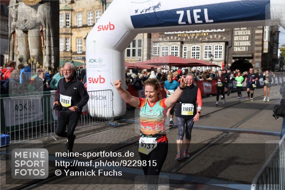 05.10.2025 - 20. swb-Marathon Bremen Yannick Fuchs http://msf.ph/oto/9229815 05.10.2025 10:59:41 Ziel 9609, 9737, 9991, 10209, 10391, 10760, 10809, 11251, 11267, 11456, 11657, 11728 meine-sportfotos.de