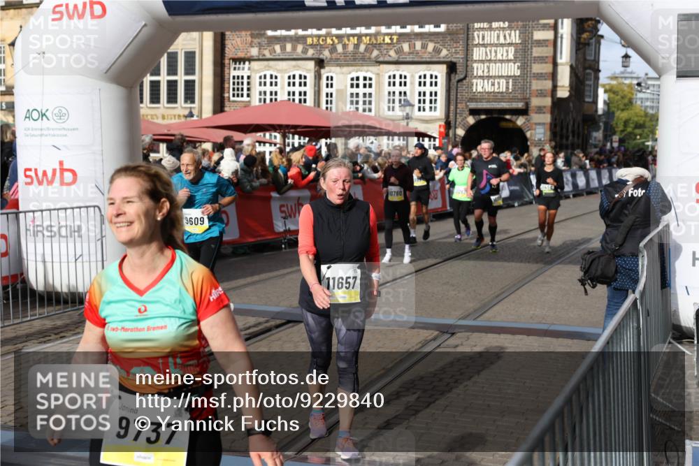 05.10.2025 - 20. swb-Marathon Bremen Yannick Fuchs http://msf.ph/oto/9229840 05.10.2025 10:59:41 Ziel 9609, 9737, 9991, 10209, 10391, 10760, 10809, 11251, 11267, 11456, 11657, 11728 meine-sportfotos.de