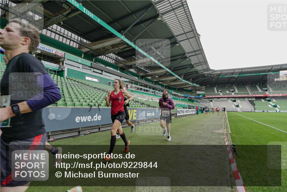 05.10.2025 - 20. swb-Marathon Bremen Michael Burmester http://msf.ph/oto/9229844 05.10.2025 12:44:29 Laufen im Stadion 329, 506, 539, 548, 642, 657, 819, 917, 1196, 2013, 2092, 2188, 2249, 3150, 3219, 3251, 3982, 4358, 4422, 5908, 6633, 7099, 7373, 7525, 7949, 8030, 8169, 8351, 8382, 288, 706, 1992, 2967, 3435, 4369, 4631, 4867, 5014, 5287, 5495, 5988, 6385, 6912, 7816, 8275, 8593, 9095 meine-sportfotos.de