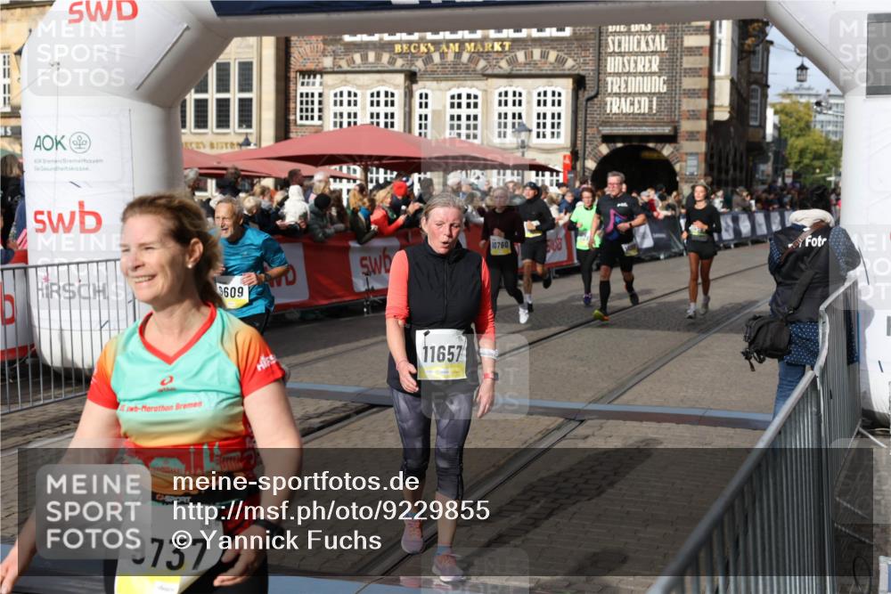 05.10.2025 - 20. swb-Marathon Bremen Yannick Fuchs http://msf.ph/oto/9229855 05.10.2025 10:59:42 Ziel 9609, 9737, 9991, 10209, 10760, 10809, 11251, 11267, 11456, 11657 meine-sportfotos.de