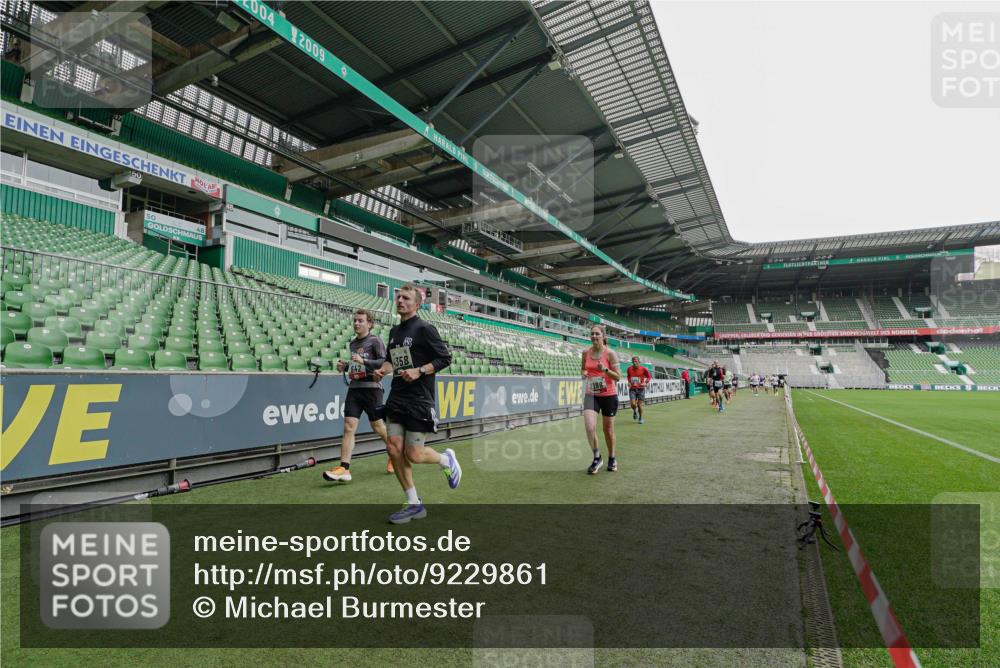 05.10.2025 - 20. swb-Marathon Bremen Michael Burmester http://msf.ph/oto/9229861 05.10.2025 12:44:39 Laufen im Stadion 109, 329, 506, 539, 548, 642, 657, 819, 917, 1196, 1631, 2013, 2092, 2188, 2249, 2666, 2719, 3150, 3219, 3251, 3342, 3982, 4358, 4422, 5908, 6302, 6633, 7099, 7373, 7525, 7949, 8030, 8169, 8351, 8382, 288, 1196, 1992, 2249, 5014, 8275 meine-sportfotos.de