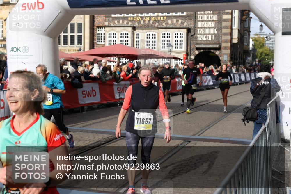 05.10.2025 - 20. swb-Marathon Bremen Yannick Fuchs http://msf.ph/oto/9229863 05.10.2025 10:59:42 Ziel 9609, 9737, 9991, 10209, 10760, 10809, 11251, 11267, 11456, 11657 meine-sportfotos.de