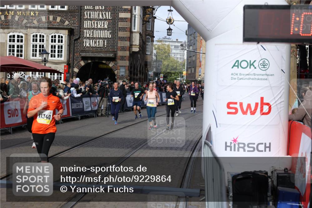 05.10.2025 - 20. swb-Marathon Bremen Yannick Fuchs http://msf.ph/oto/9229864 05.10.2025 11:02:23 Ziel 9363, 9748, 10130, 10508, 11340, 11454, 11646 meine-sportfotos.de