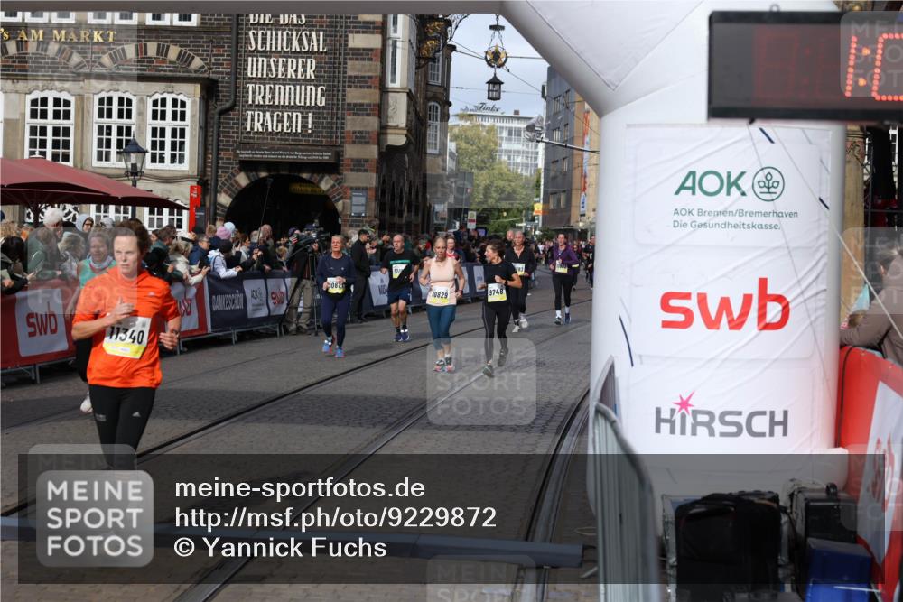 05.10.2025 - 20. swb-Marathon Bremen Yannick Fuchs http://msf.ph/oto/9229872 05.10.2025 11:02:23 Ziel 9363, 9748, 10130, 10508, 11340, 11454, 11646 meine-sportfotos.de