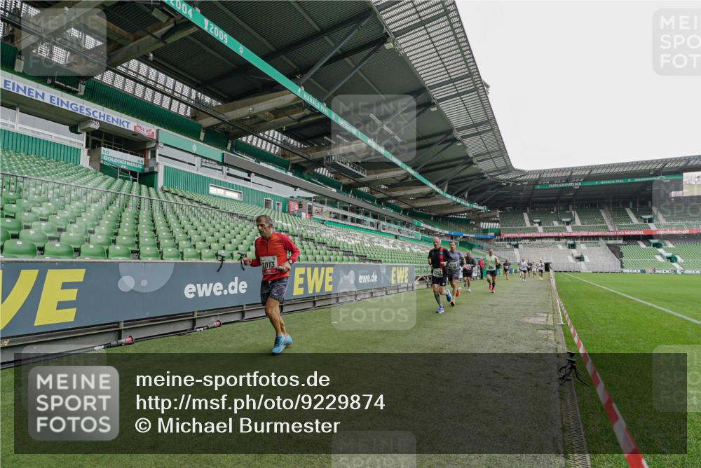 05.10.2025 - 20. swb-Marathon Bremen Michael Burmester http://msf.ph/oto/9229874 05.10.2025 12:44:42 Laufen im Stadion 109, 329, 506, 539, 548, 642, 657, 819, 917, 1631, 2013, 2092, 2188, 2666, 2719, 3150, 3219, 3251, 3327, 3342, 3982, 4358, 4422, 5908, 6302, 6633, 7099, 7373, 7525, 7949, 8030, 8169, 8351, 8382, 288, 1196, 1992, 2249, 7949 meine-sportfotos.de