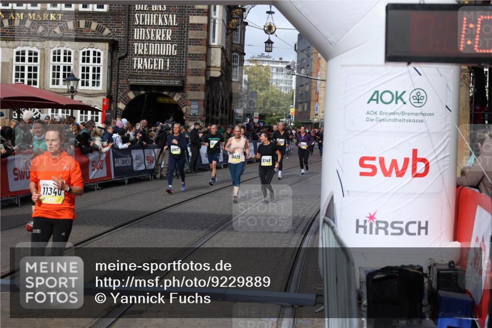 05.10.2025 - 20. swb-Marathon Bremen Yannick Fuchs http://msf.ph/oto/9229889 05.10.2025 11:02:23 Ziel 9363, 9748, 10130, 10508, 11340, 11454, 11646 meine-sportfotos.de