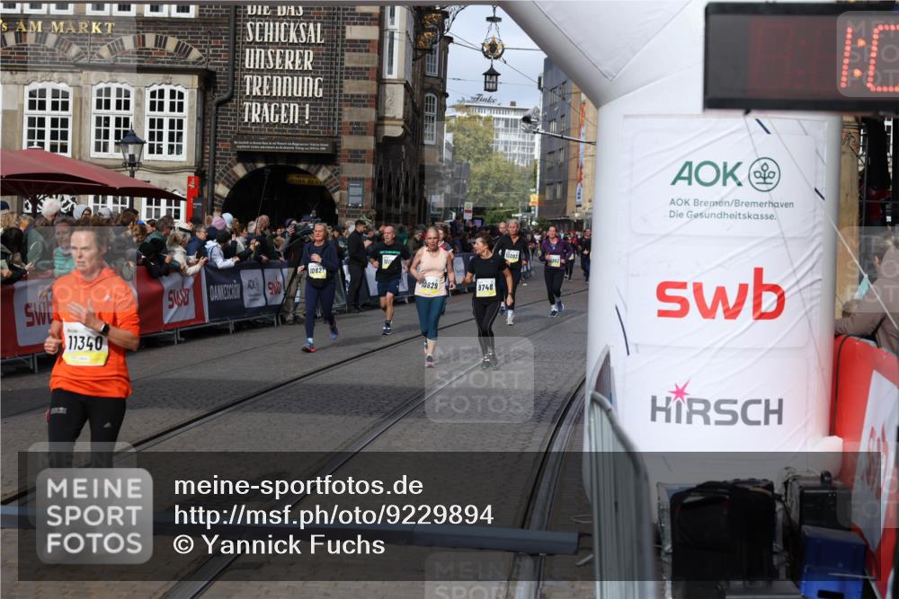 05.10.2025 - 20. swb-Marathon Bremen Yannick Fuchs http://msf.ph/oto/9229894 05.10.2025 11:02:23 Ziel 9363, 9748, 10130, 10508, 11340, 11454, 11646 meine-sportfotos.de