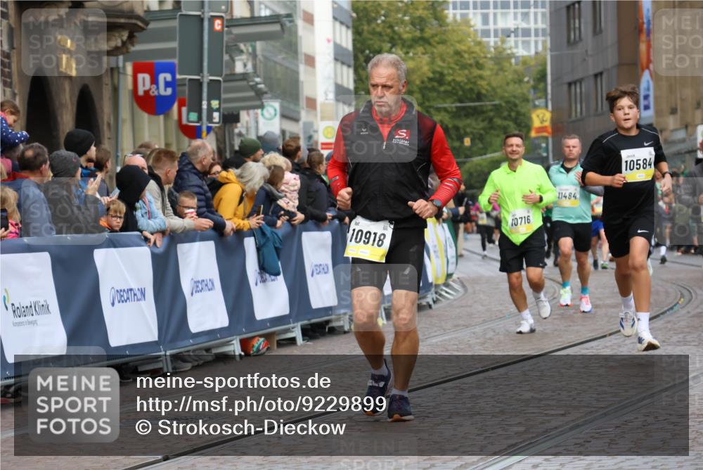 05.10.2025 - 20. swb-Marathon Bremen Strokosch-Dieckow http://msf.ph/oto/9229899 05.10.2025 10:51:34 Ziel 8333, 9252, 9268, 10584, 10716, 10918, 10928, 11484 meine-sportfotos.de