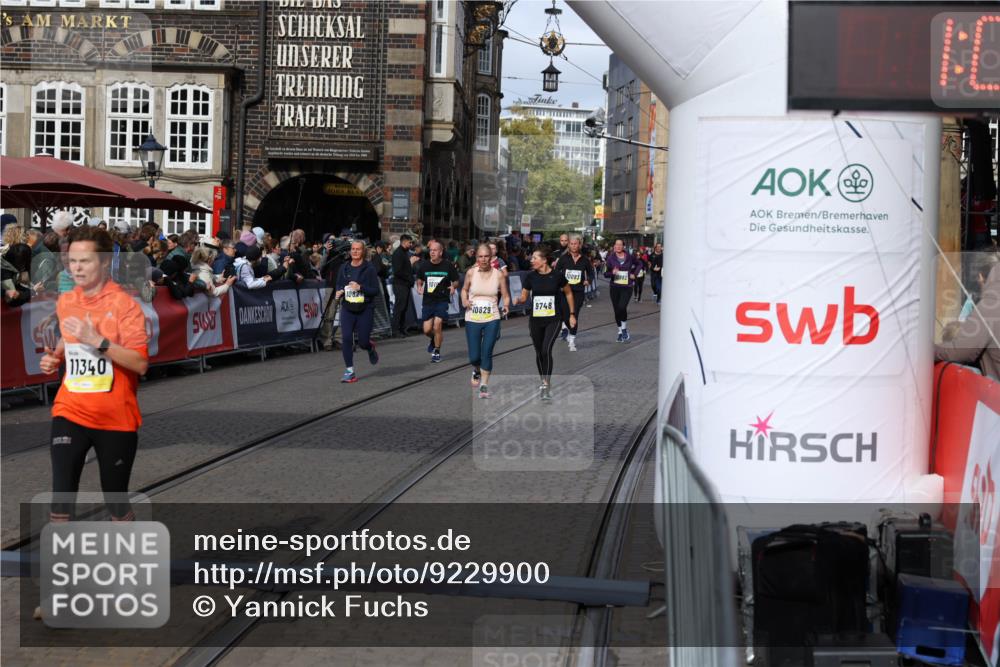 05.10.2025 - 20. swb-Marathon Bremen Yannick Fuchs http://msf.ph/oto/9229900 05.10.2025 11:02:23 Ziel 9363, 9748, 10130, 10508, 11340, 11454, 11646 meine-sportfotos.de
