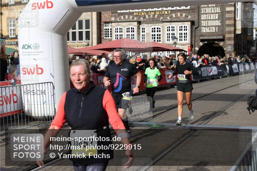 05.10.2025 - 20. swb-Marathon Bremen Yannick Fuchs http://msf.ph/oto/9229915 05.10.2025 10:59:44 Ziel 9609, 9737, 9991, 10209, 10760, 10809, 11251, 11267, 11456, 11657 meine-sportfotos.de