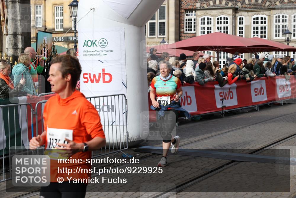 05.10.2025 - 20. swb-Marathon Bremen Yannick Fuchs http://msf.ph/oto/9229925 05.10.2025 11:02:25 Ziel 9748, 10130, 10821, 10829, 11340, 11386, 11454, 11646 meine-sportfotos.de