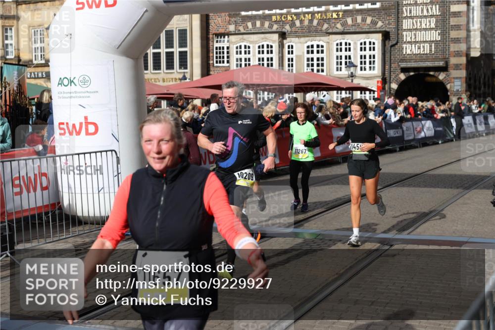 05.10.2025 - 20. swb-Marathon Bremen Yannick Fuchs http://msf.ph/oto/9229927 05.10.2025 10:59:44 Ziel 9609, 9737, 9991, 10209, 10760, 10809, 11251, 11267, 11456, 11657 meine-sportfotos.de